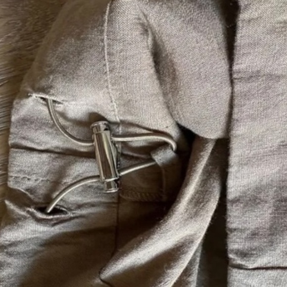 VINCE Low-Rise Cropped Parachute Pants in Shale - Picture 5 of 9